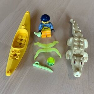 LEGO 70419 Hidden Side - Wrecked Shrimp Boat - parts and minifigure